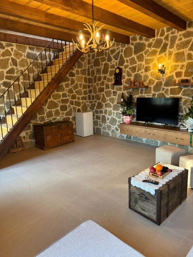 Villa Bujtina Salko à Mucaj Extérieur photo
